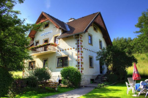 Гостиница Villa Löcker, Мариапфар